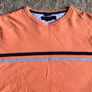 Men’s large Tommy shirt